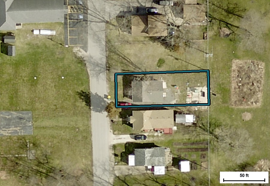 Aerial view of 608 Fox St