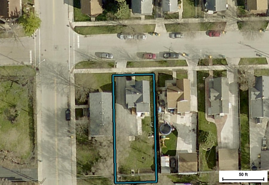 Aerial view of 704 Francis St